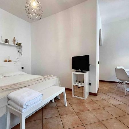 Unconventional Apartment: Centro Storico Con Bici マントヴァ エクステリア 写真
