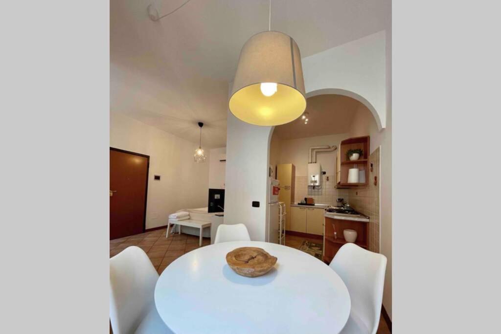 Unconventional Apartment: Centro Storico Con Bici マントヴァ エクステリア 写真